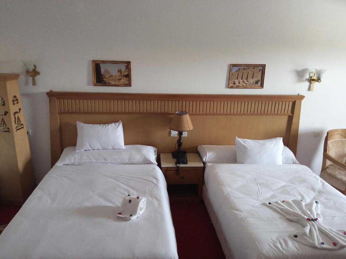 Regency Pyramids Hotel Kafret el-Gabal エクステリア 写真