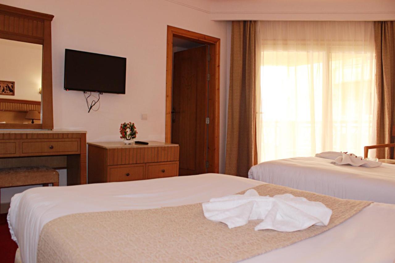 Regency Pyramids Hotel Kafret el-Gabal エクステリア 写真