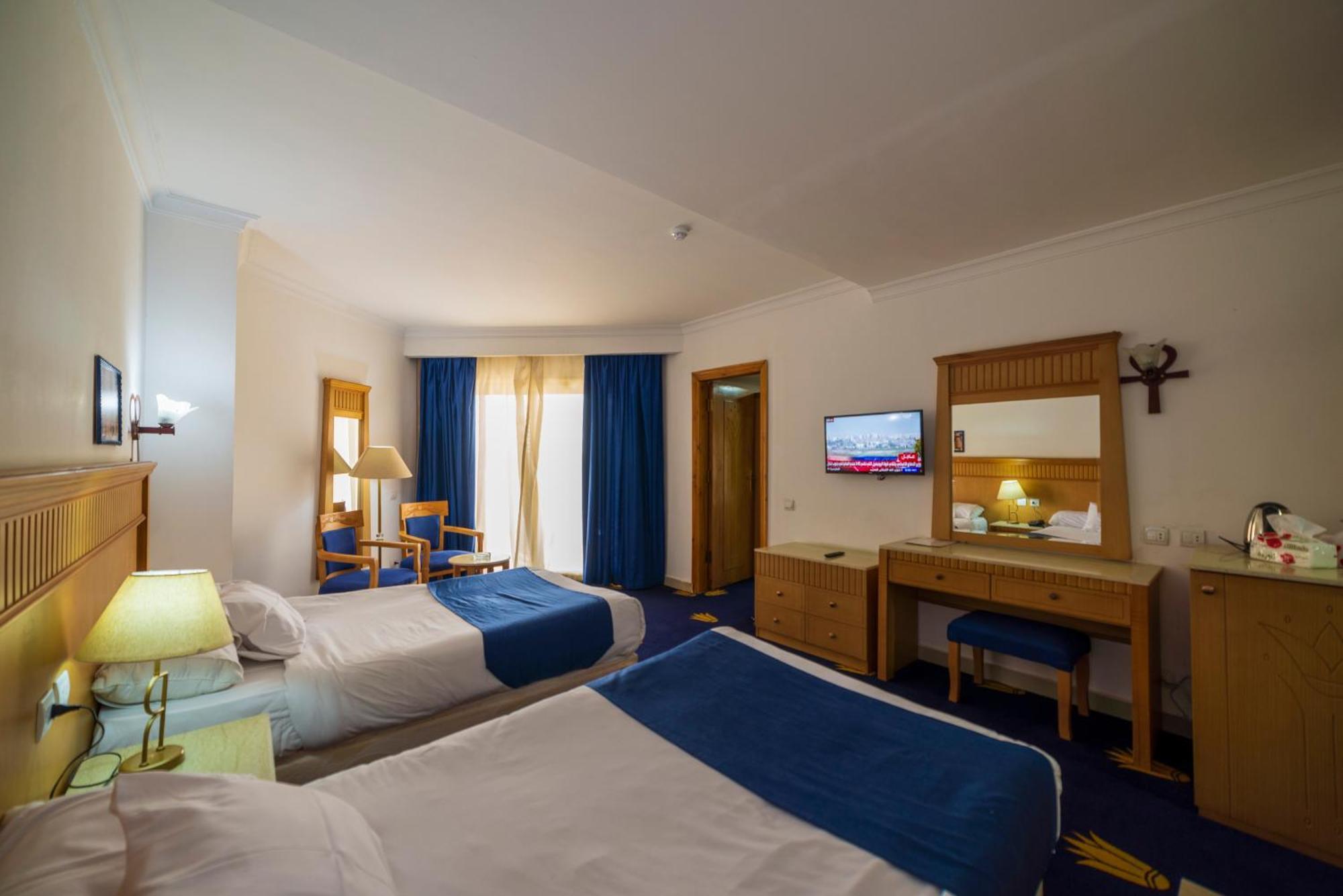 Regency Pyramids Hotel Kafret el-Gabal エクステリア 写真