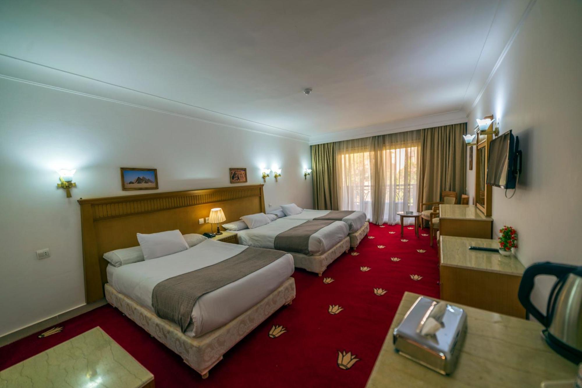 Regency Pyramids Hotel Kafret el-Gabal エクステリア 写真