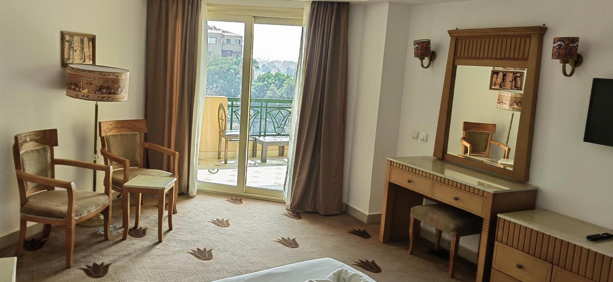 Regency Pyramids Hotel Kafret el-Gabal エクステリア 写真