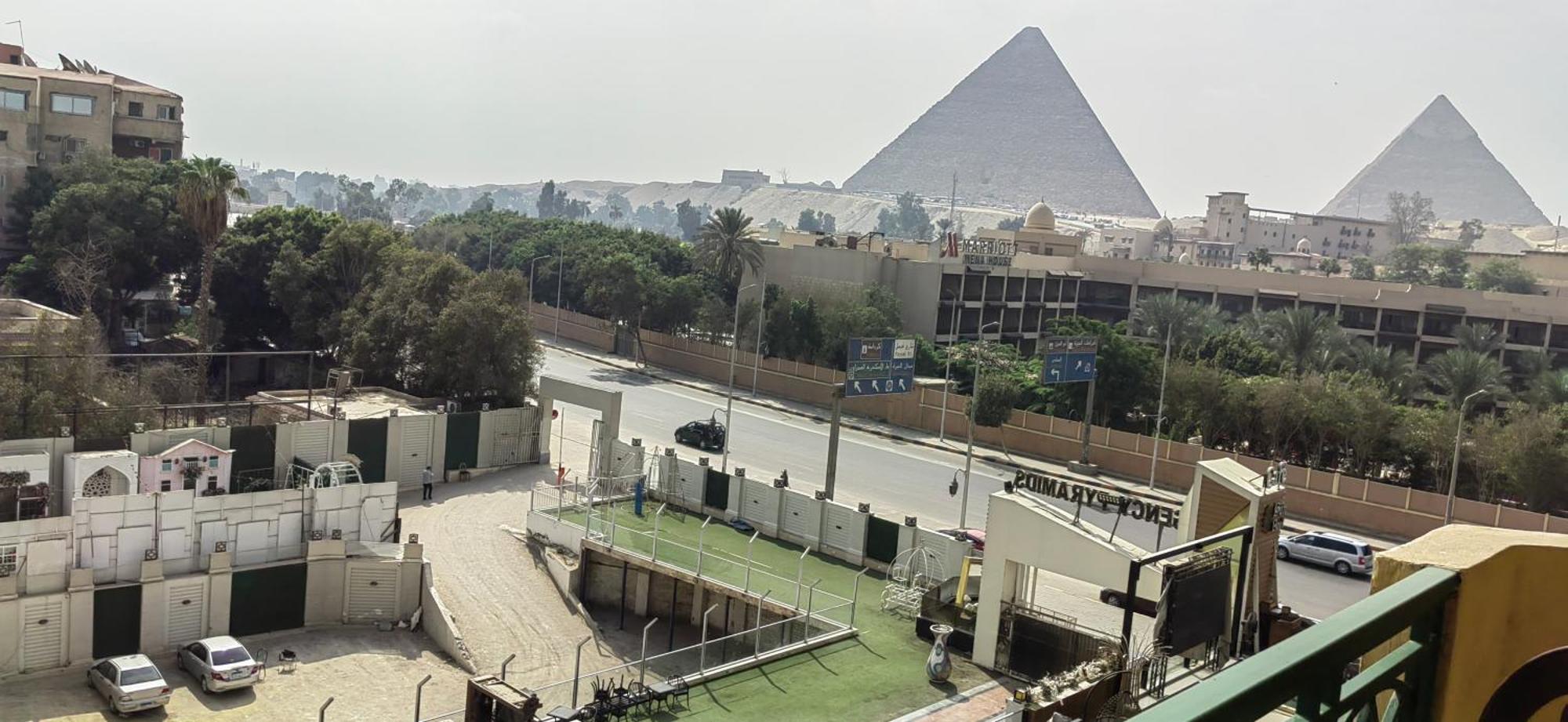 Regency Pyramids Hotel Kafret el-Gabal エクステリア 写真